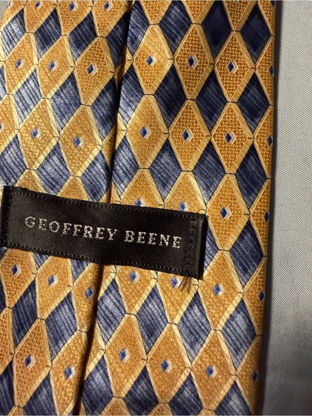 Geoffrey Beene Men's Geometric Silk Tie in Gold and Navy